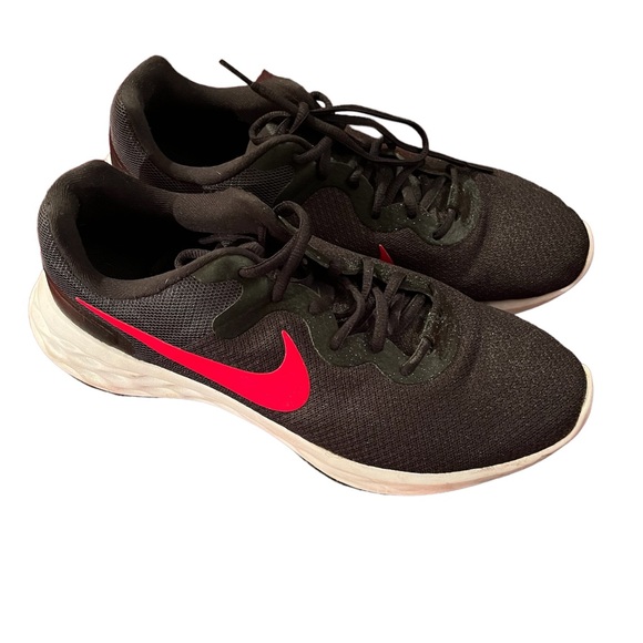 NIKE REVOLUTION brand tennis shoes. Size 10. Gently worn. - Picture 3 of 7